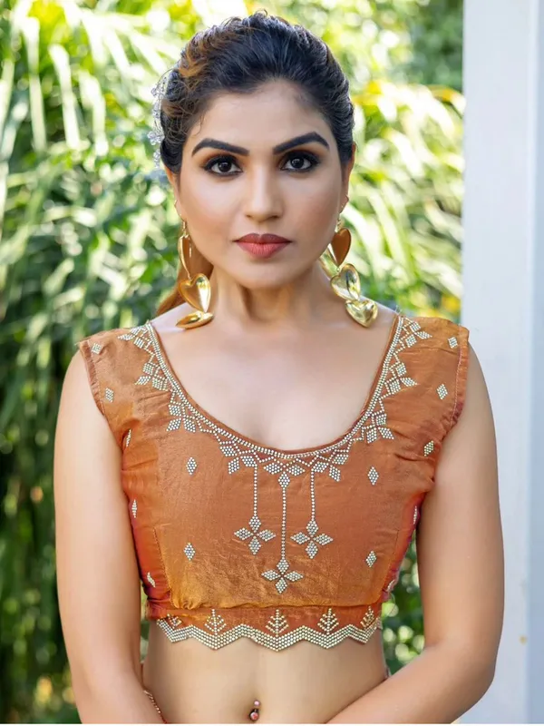 Women’s_Premium_Designer_Saree_with_Blouse_Piece