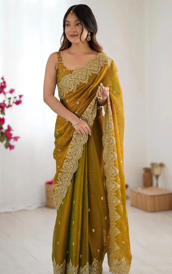 Chiffon_Saree_with_Heavy_Embroidered_Scallop_Border_✨