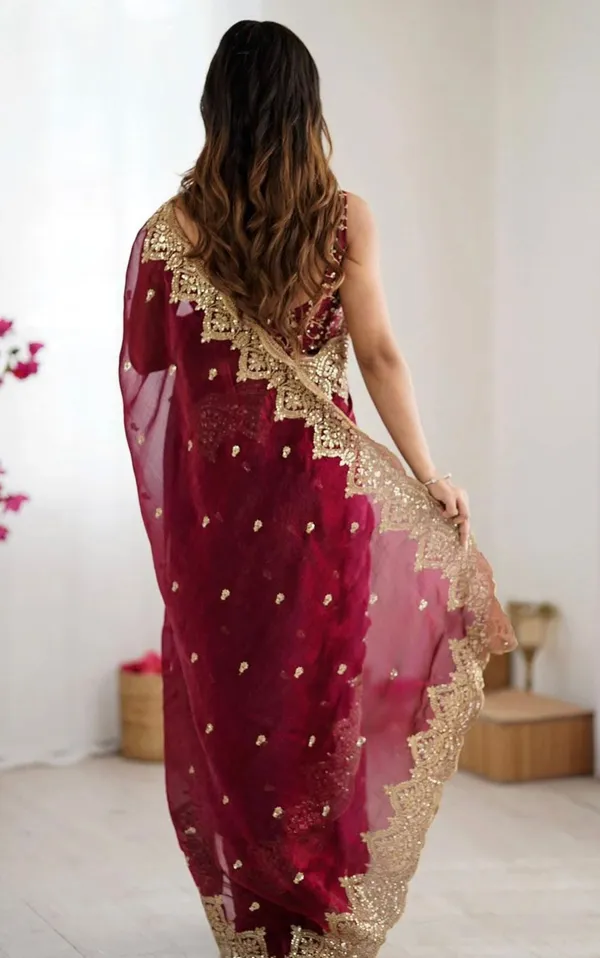 Chiffon_Saree_with_Heavy_Embroidered_Scallop_Border_✨