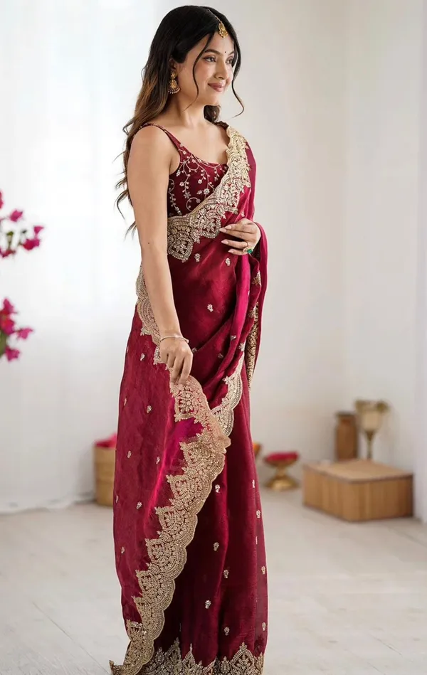 Chiffon_Saree_with_Heavy_Embroidered_Scallop_Border_✨
