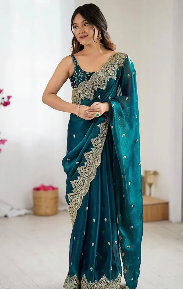 Chiffon_Saree_with_Heavy_Embroidered_Scallop_Border_✨