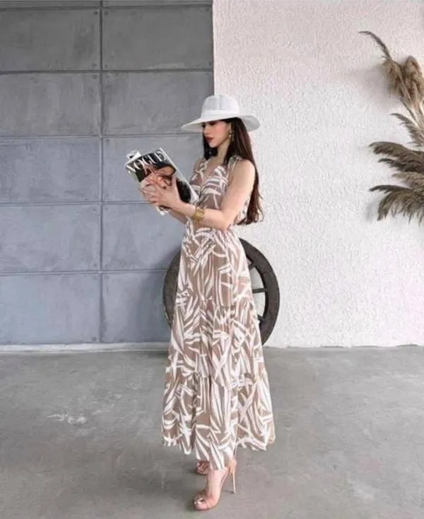 Elegant_Beige_Printed_Maxi_Dress