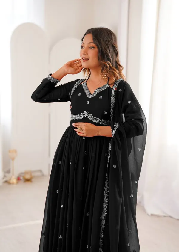 Elegant_Black_Anarkali_Suit_Set