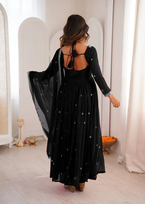Elegant_Black_Anarkali_Suit_Set