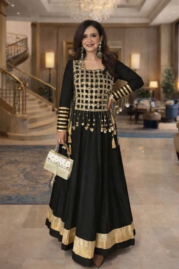 Elegant_Black_Designer_Anarkali