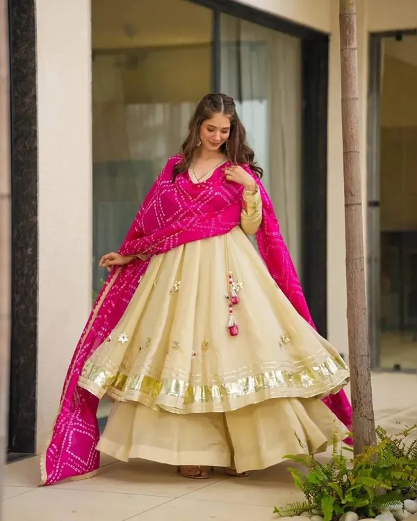 Elegant_Cream_Anarkali_Suit