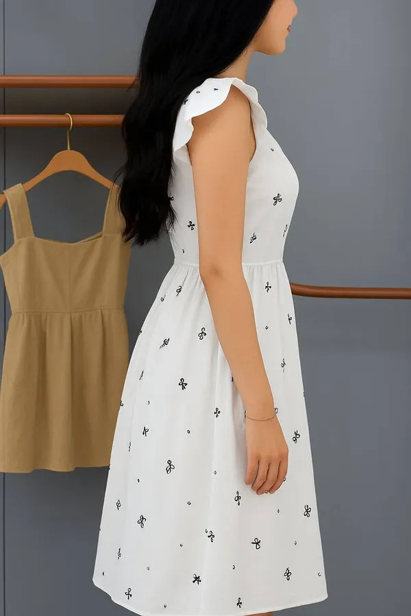 Looking_for_this_same_colour_beautiful_Designer_Gown_On_havy_Reyon_fabric_with_Cotton_inner.