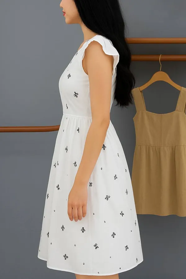 Looking_for_this_same_colour_beautiful_Designer_Gown_On_havy_Reyon_fabric_with_Cotton_inner.