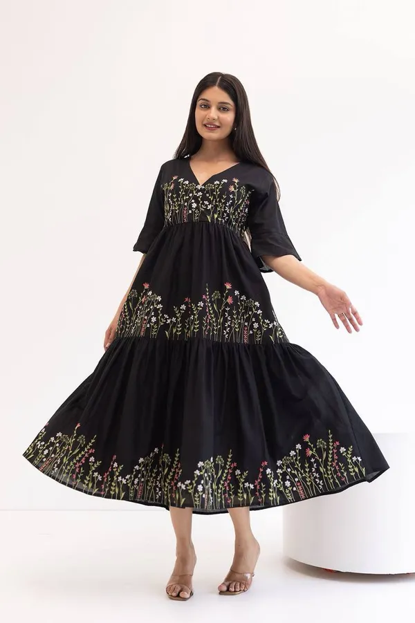 Looking_for_this_same_colour_beautiful_Designer_Gown_On_heavy_Crepe_fabric_with_inner.