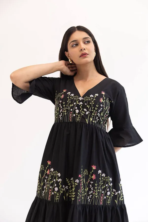 Looking_for_this_same_colour_beautiful_Designer_Gown_On_heavy_Crepe_fabric_with_inner.