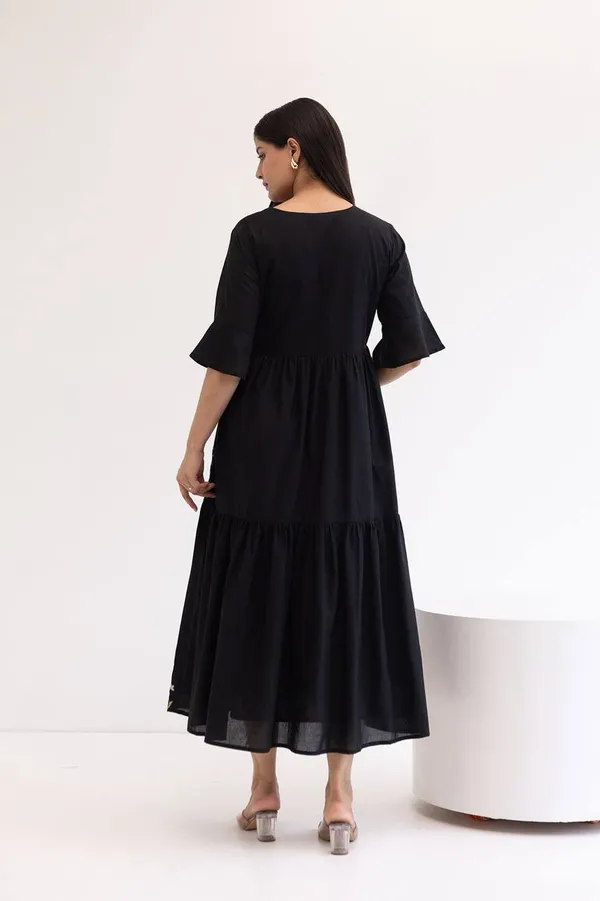Looking_for_this_same_colour_beautiful_Designer_Gown_On_heavy_Crepe_fabric_with_inner.