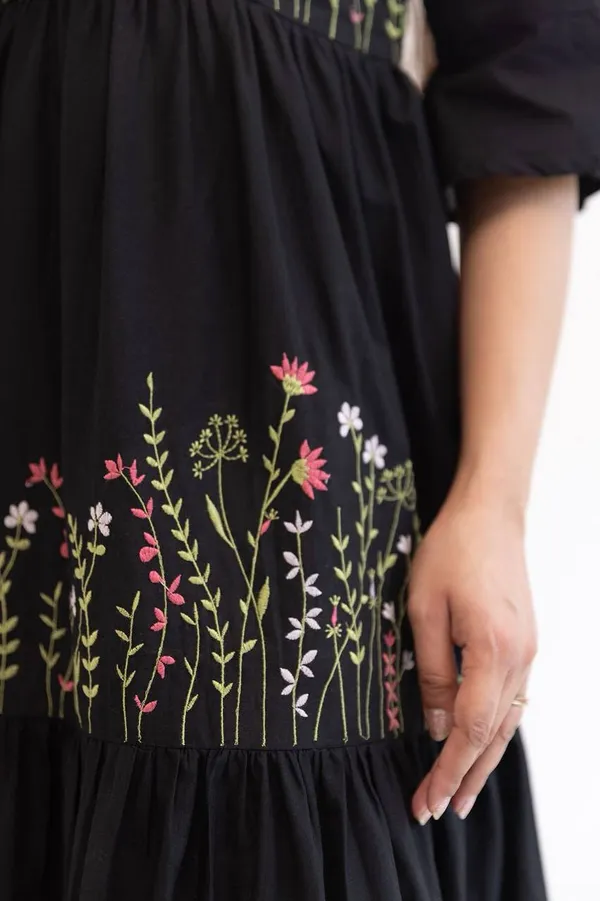 Looking_for_this_same_colour_beautiful_Designer_Gown_On_heavy_Crepe_fabric_with_inner.