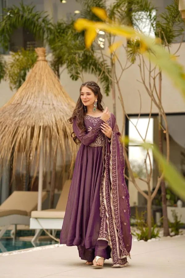 Looking_for_this_same_colour_beautiful_Designer_Kurta_Dupatta_set_On_Pure_Silk_fabric_with_inner