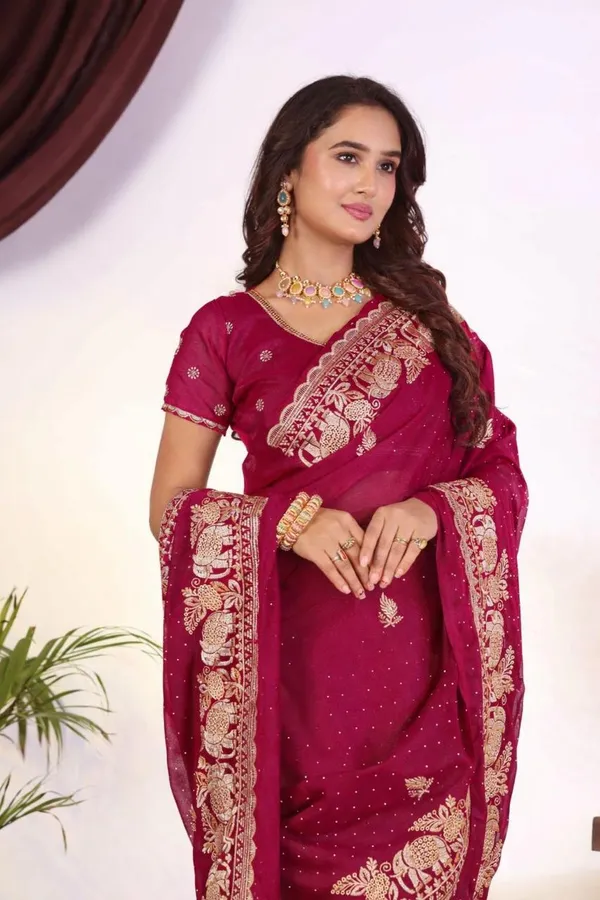 Red_Georgette_Saree_with_Elephant_&_Floral_Zari_Embroidery