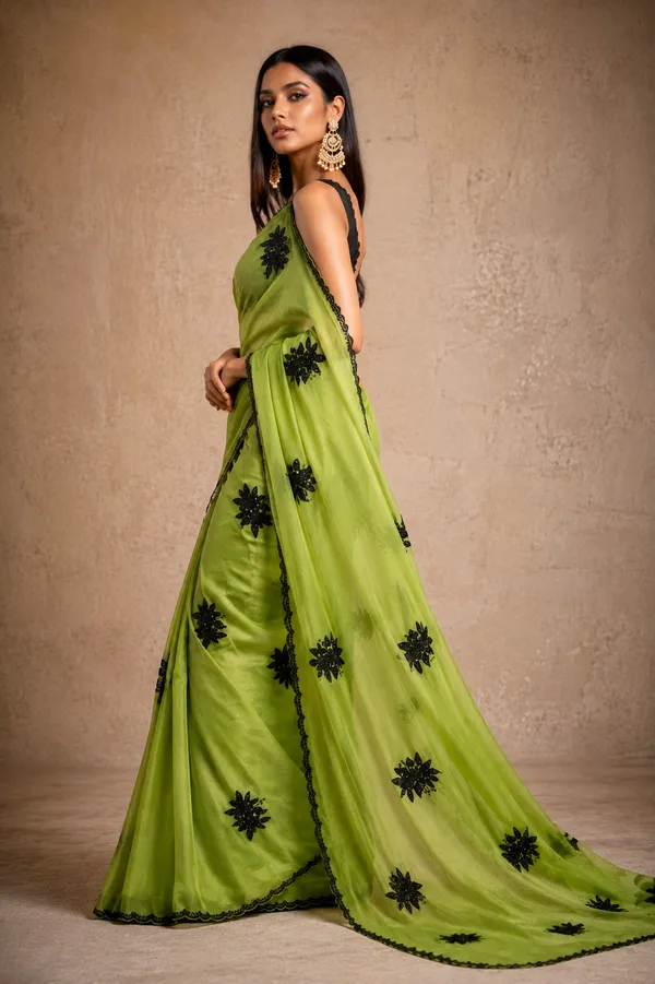 TRENDING_ELEGANCE_GREEN_COLOUR_SAREE