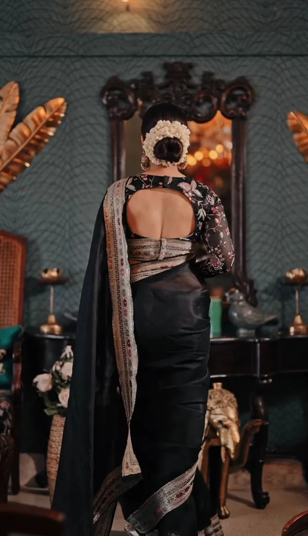 Elegant_Black_Embroidered_Saree