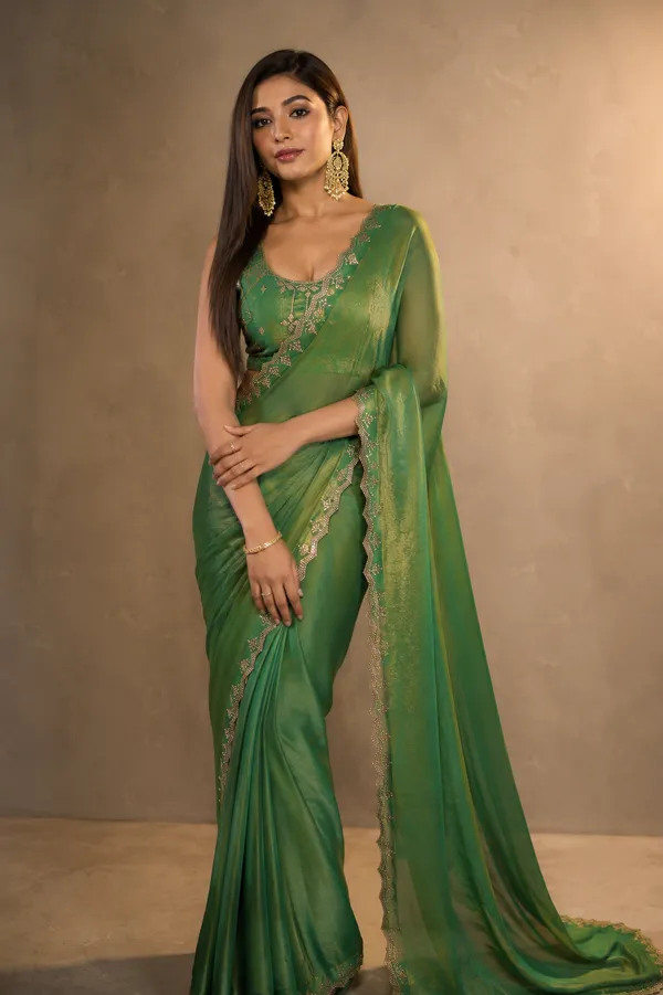 Women’s_Premium_Designer_Saree_with_Blouse_Piece