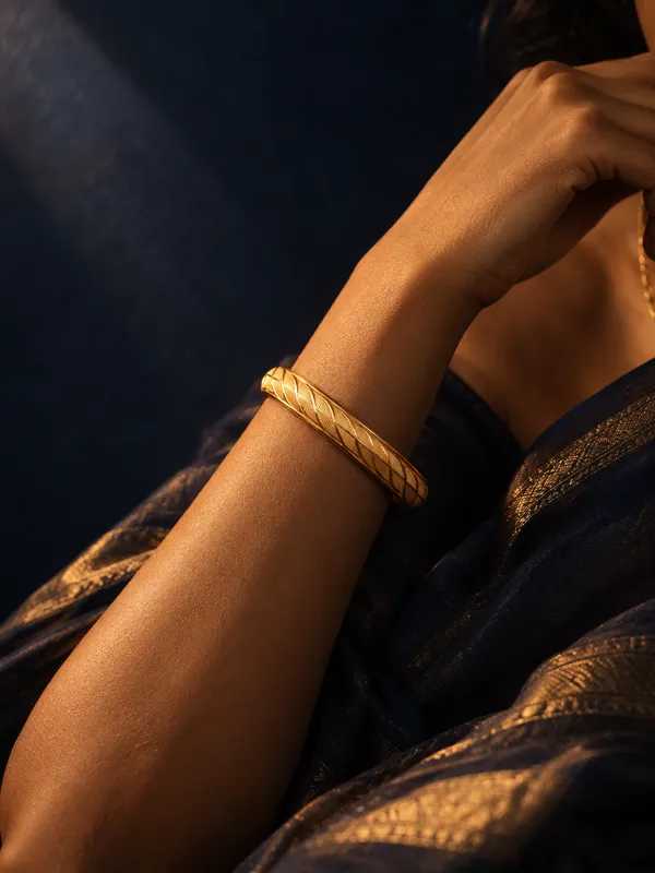 Divyoro_Herringbone_Braid_Velvet_Luxe_24K_Gold_Plated_Kada