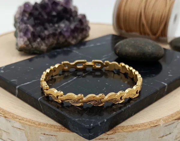 DIVYORO_Luna_Female_Bracelet