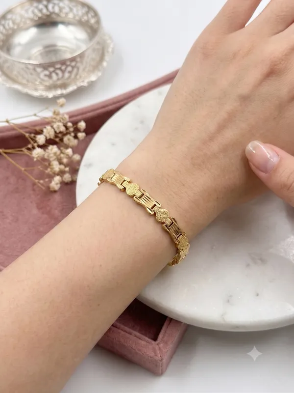 DIVYORO_Mira_Female_Bracelet
