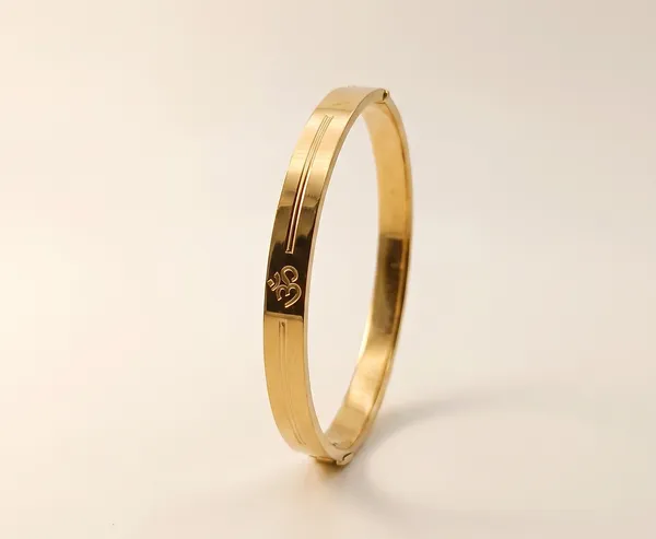 Divyoro_Sacred_Om_Parallel_Line_Hinged_24K_Gold_Plated_Kada