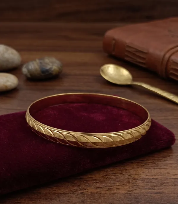 Divyoro_Herringbone_Braid_Velvet_Luxe_24K_Gold_Plated_Kada