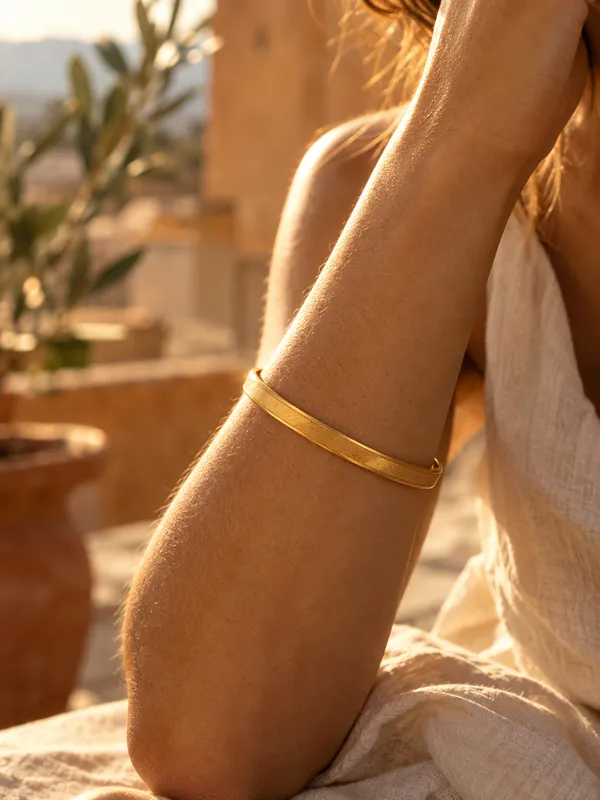 Divyoro_Classic_Minimalist_Plain_24K_Gold_Plated_Kada