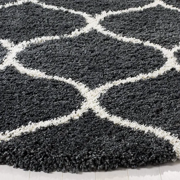 Geometric_Traditional_Area_Rug_Grey_Microfiber