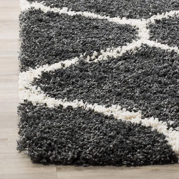 Geometric_Traditional_Area_Rug_Grey_Microfiber