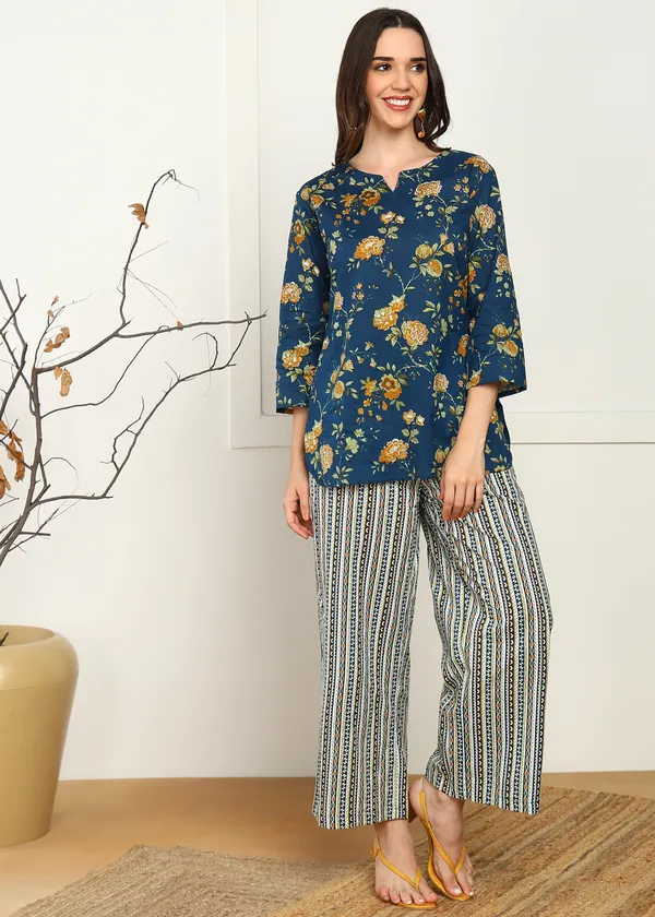 Blue_Floral_Print_Top_With_3/4_Sleeves_For_Women
