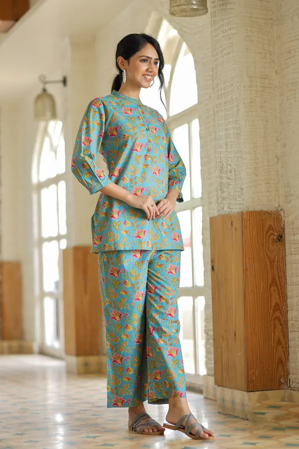 Ocean_Blue_Floral_Print_Cotton_Nightwear_Co_Ord_Set_For_Women