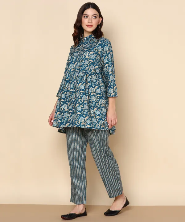 Blue_Traditional_Brocade_Fabric_With_Geometric_And_Floral_Patterns_For_Women