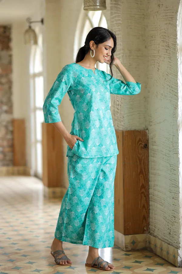 Sky_Blue_Printed_Cotton_Night_Suit_Set_For_Women