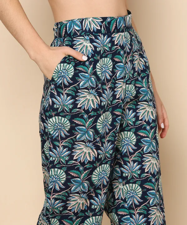Blue_And_Black_Floral_Print_Night_Suit_Set_For_Women