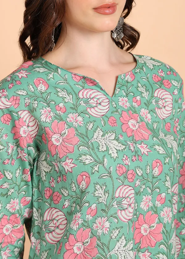 Ocean_Blue_Floral_Print_Cotton_Night_Suit_Set_For_Women