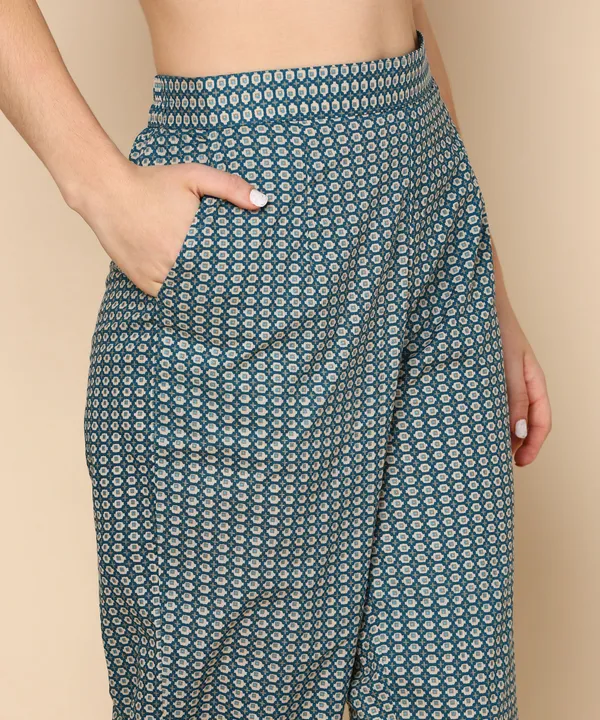 Blue_Traditional_Brocade_Fabric_With_Geometric_And_Floral_Patterns_For_Women