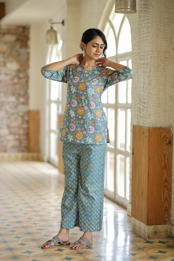 Blue_Floral_Print_Cotton_Co_Ord_Set_With_Top_And_Palazzo_Pants_For_Women