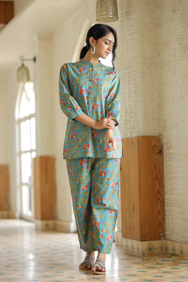 Ocean_Blue_Floral_Print_Cotton_Nightwear_Co_Ord_Set_For_Women