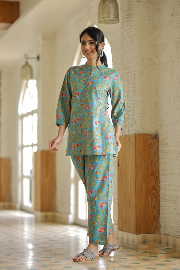 Ocean_Blue_Floral_Print_Cotton_Nightwear_Co_Ord_Set_For_Women