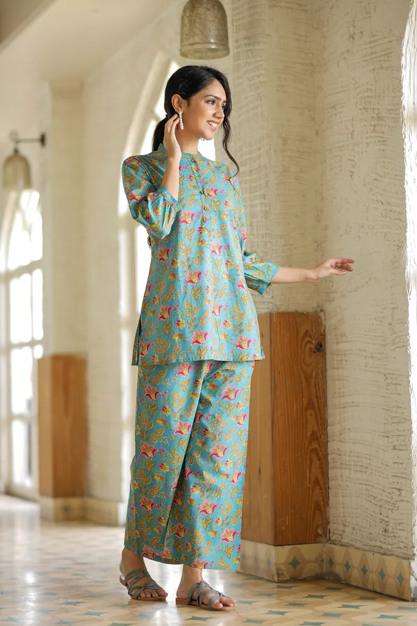 Ocean_Blue_Floral_Print_Cotton_Nightwear_Co_Ord_Set_For_Women