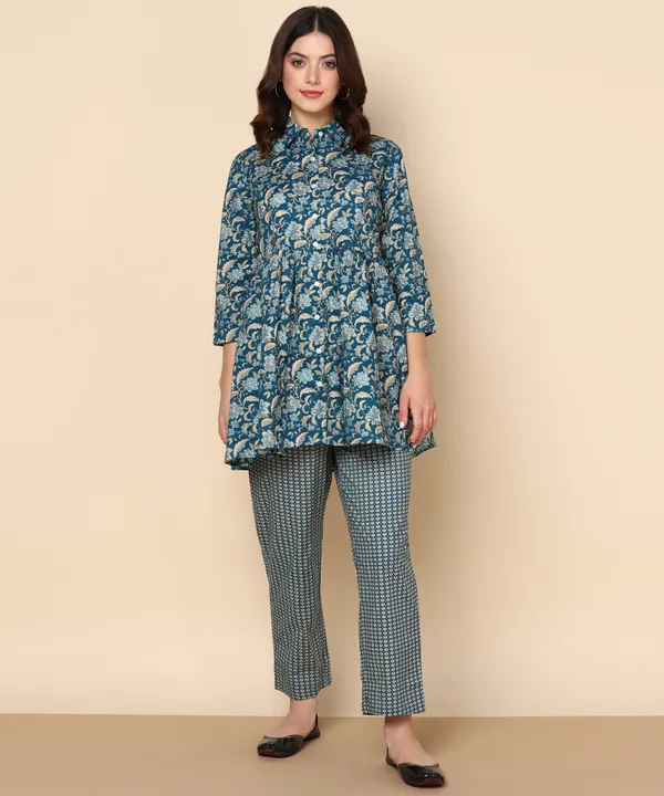 Blue_Traditional_Brocade_Fabric_With_Geometric_And_Floral_Patterns_For_Women