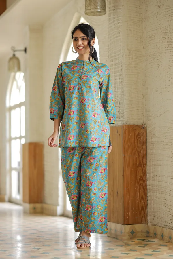 Ocean_Blue_Floral_Print_Cotton_Nightwear_Co_Ord_Set_For_Women