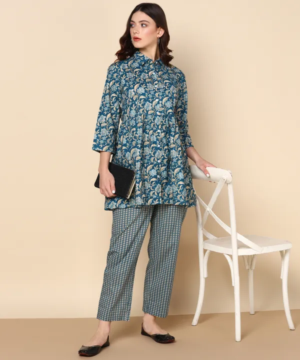 Blue_Traditional_Brocade_Fabric_With_Geometric_And_Floral_Patterns_For_Women
