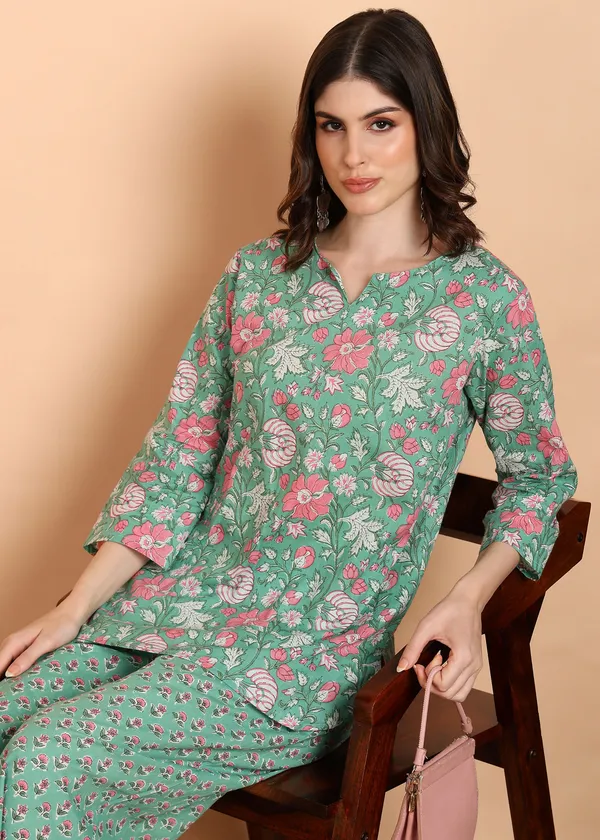 Ocean_Blue_Floral_Print_Cotton_Night_Suit_Set_For_Women