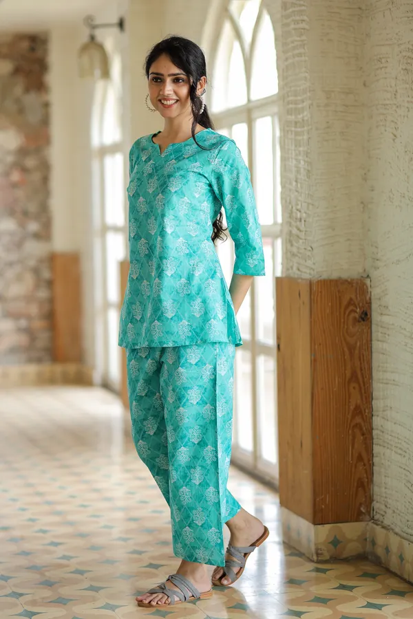 Sky_Blue_Printed_Cotton_Night_Suit_Set_For_Women