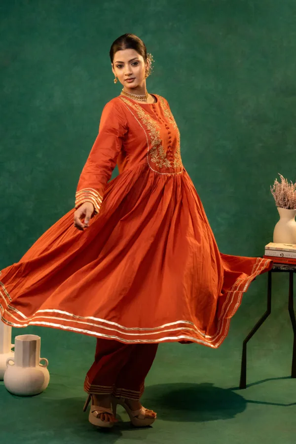 Mul_Cotton_Anaarkali_With_Embroidered_Neck_and_Lace_work
