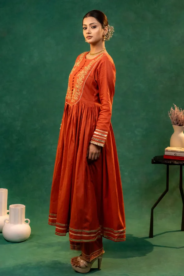 Mul_Cotton_Anaarkali_With_Embroidered_Neck_and_Lace_work