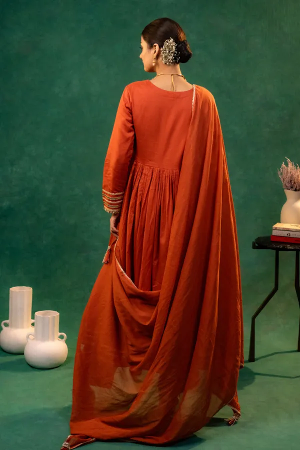 Mul_Cotton_Anaarkali_With_Embroidered_Neck_and_Lace_work