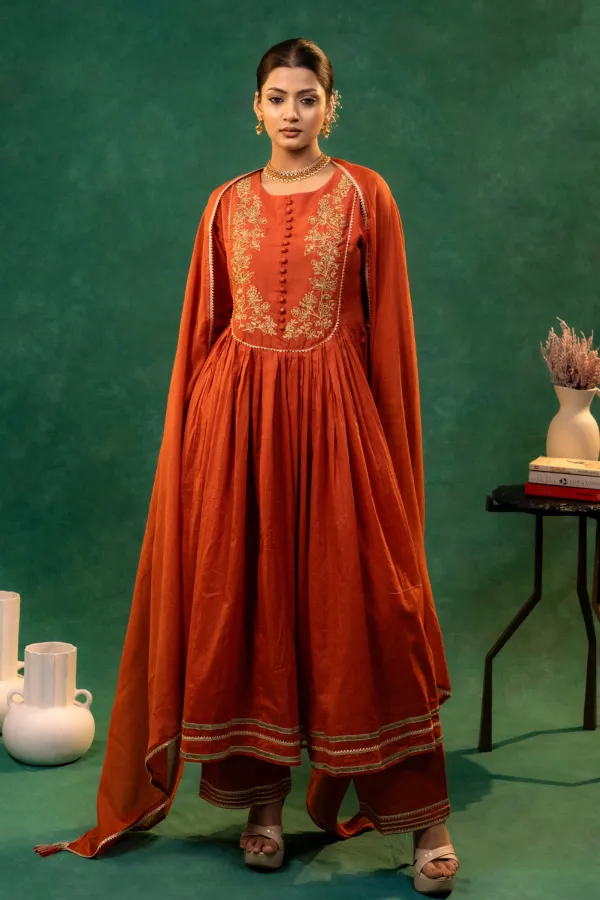 Mul_Cotton_Anaarkali_With_Embroidered_Neck_and_Lace_work