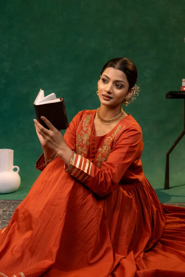Mul_Cotton_Anaarkali_With_Embroidered_Neck_and_Lace_work